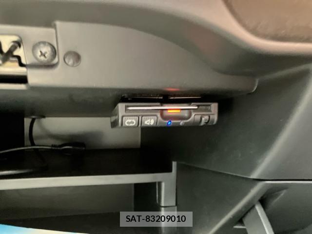 Nissan NOTE 2015-09 8563044-21