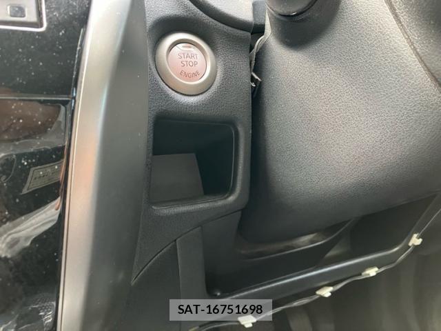 Nissan NOTE 2013-06 8563053-21