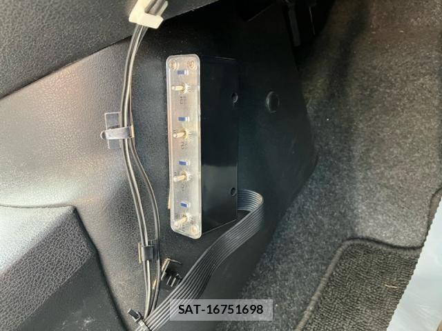 Nissan NOTE 2013-06 8563053-24