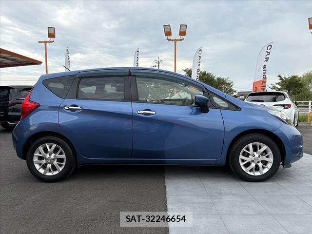 Nissan NOTE 2015-10 8563039-11