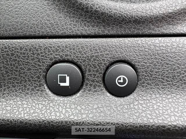Nissan NOTE 2015-10 8563039-23