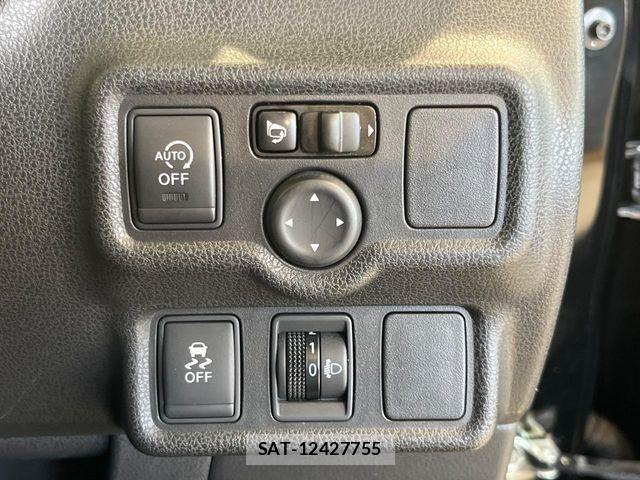 Nissan NOTE 2015-02 8563036-4