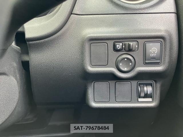 Nissan NOTE 2013-04 8563052-17