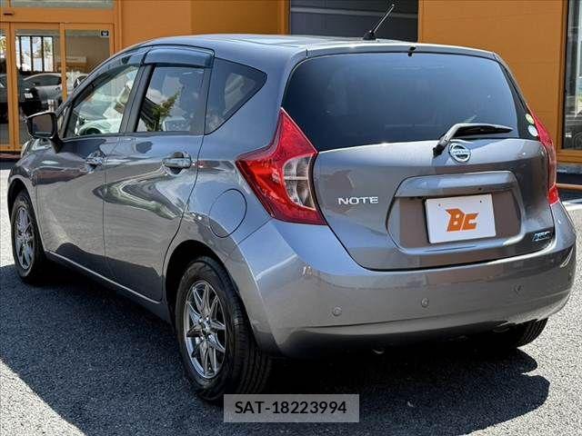 Nissan NOTE 2015-02 8563040-12