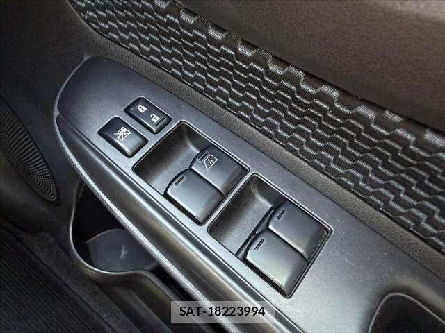 Nissan NOTE 2015-02 8563040-20