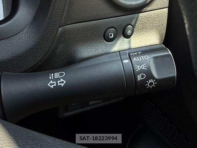 Nissan NOTE 2015-02 8563040-21