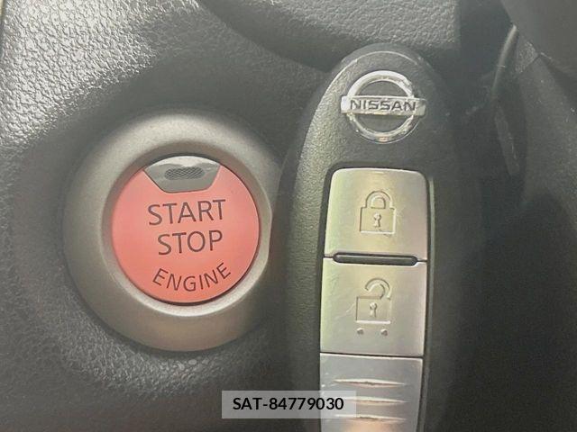 Nissan NOTE 2013-11 8563047-4