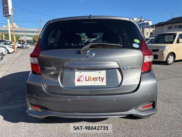 Nissan NOTE 2018-01 8628179-17