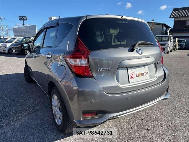 Nissan NOTE 2018-01 8628179-18