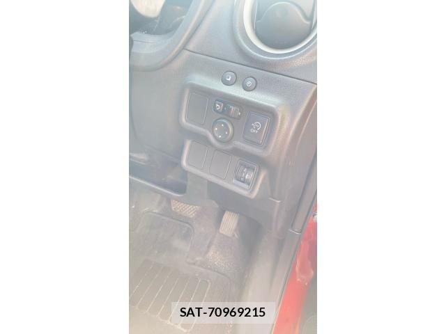Nissan NOTE 2013-06 8628198-10