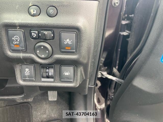 Nissan NOTE 2014-02 8628201-12