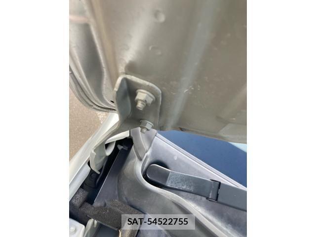 Nissan NOTE 2015-10 8628204-11