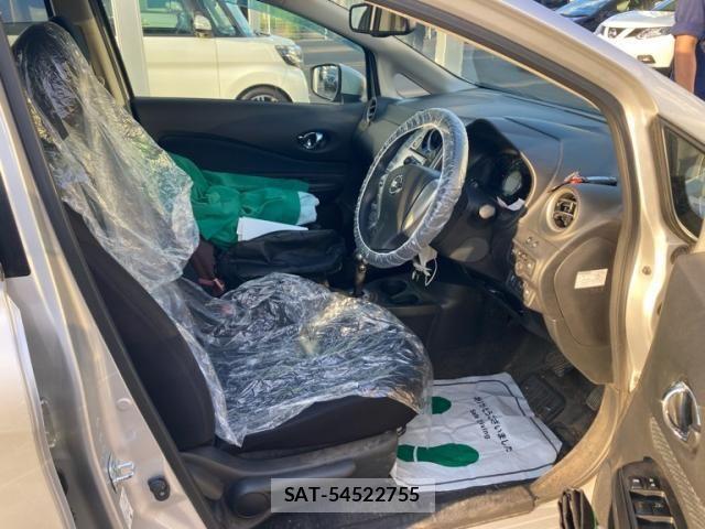 Nissan NOTE 2015-10 8628204-16