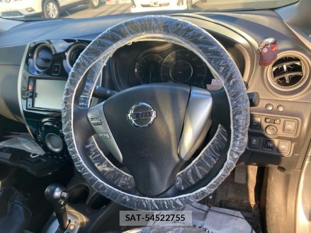Nissan NOTE 2015-10 8628204-19