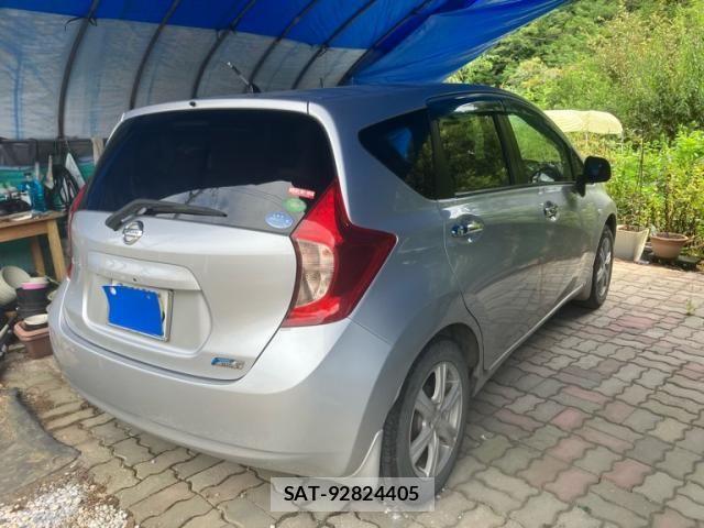 Nissan NOTE 2012-09 8628203-2