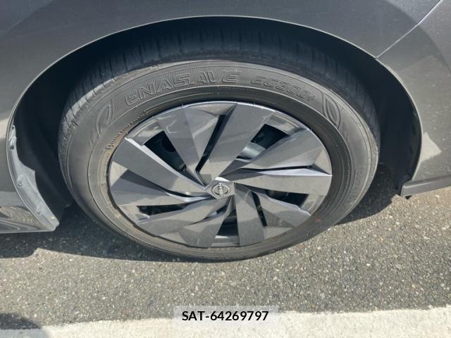 Nissan NOTE 2021-11 8628165-6