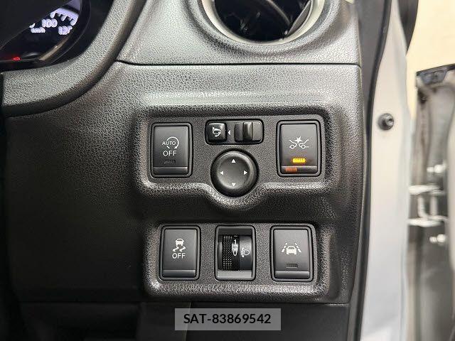 Nissan NOTE 2014-06 8628194-14