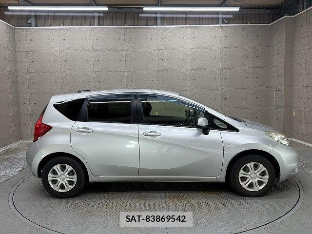 Nissan NOTE 2014-06 8628194-5