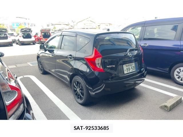 Nissan NOTE 2013-06 8628196-2