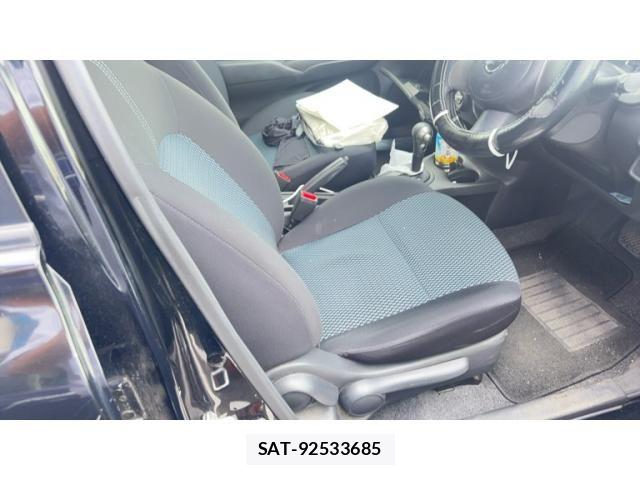 Nissan NOTE 2013-06 8628196-6