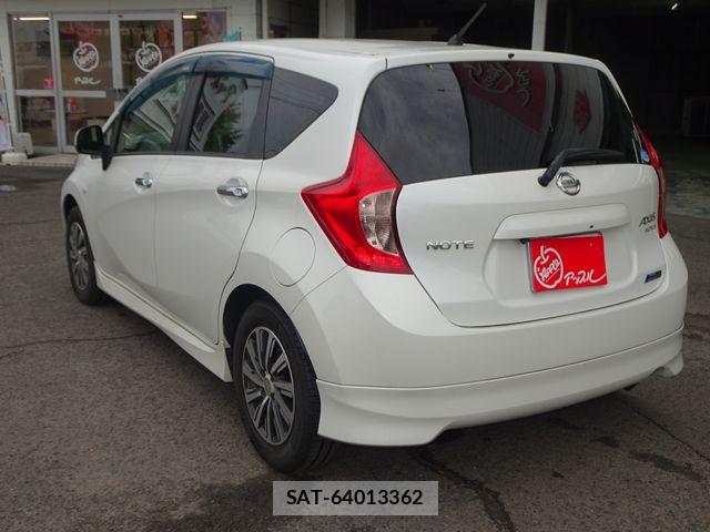 Nissan NOTE 2013-08 8666685-2
