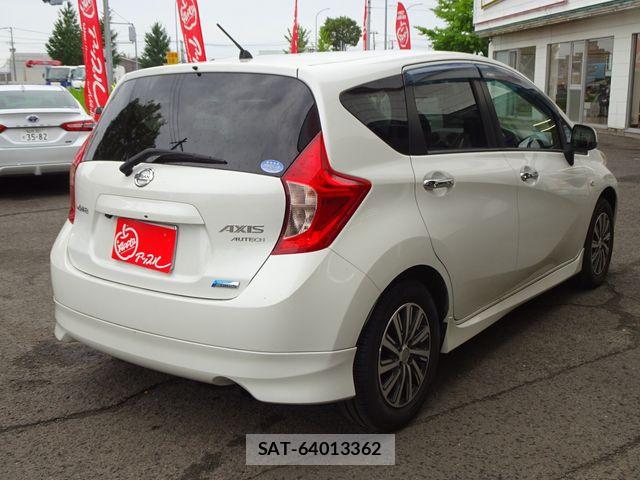 Nissan NOTE 2013-08 8666685-4