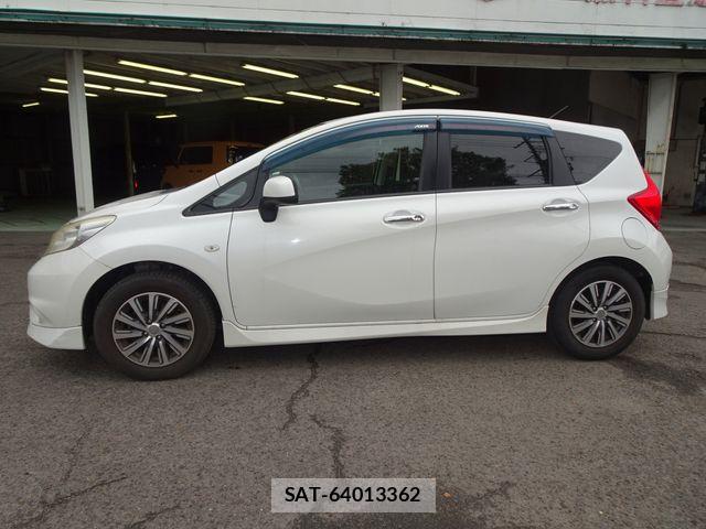 Nissan NOTE 2013-08 8666685-8