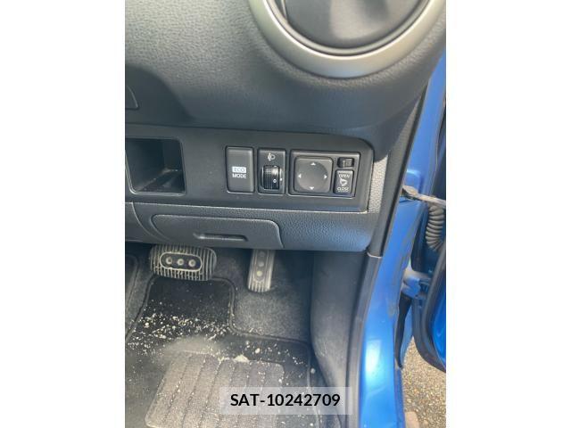 Nissan NOTE 2012-03 8660801-9