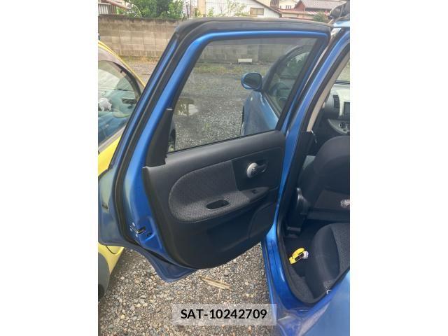 Nissan NOTE 2012-03 8660801-16