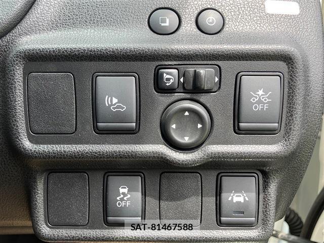 Nissan NOTE 2019-06 8660771-7