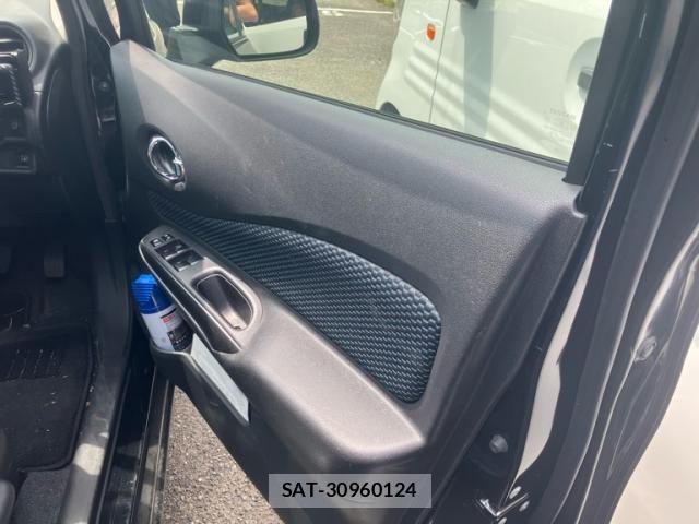 Nissan NOTE 2013-07 8660796-12