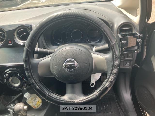 Nissan NOTE 2013-07 8660796-15