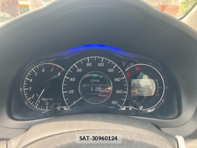 Nissan NOTE 2013-07 8660796-18