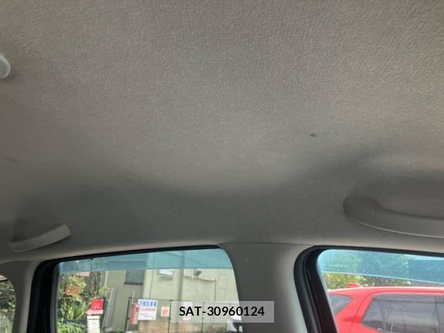 Nissan NOTE 2013-07 8660796-23