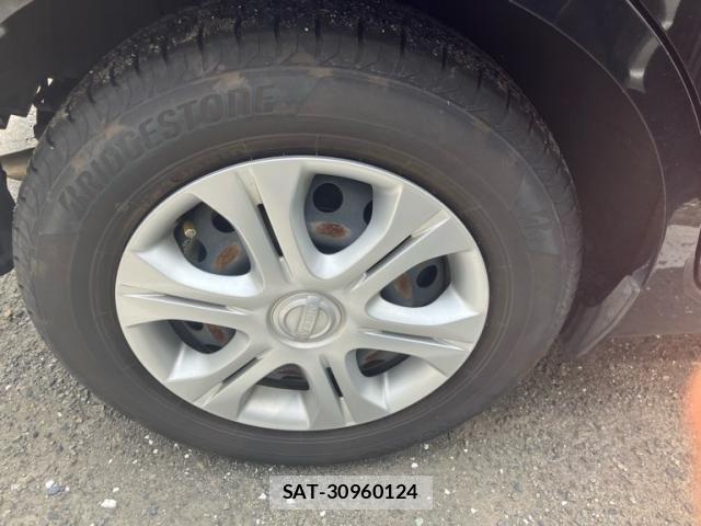 Nissan NOTE 2013-07 8660796-5
