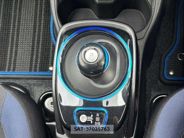 Nissan NOTE 2017-12 8666679-9