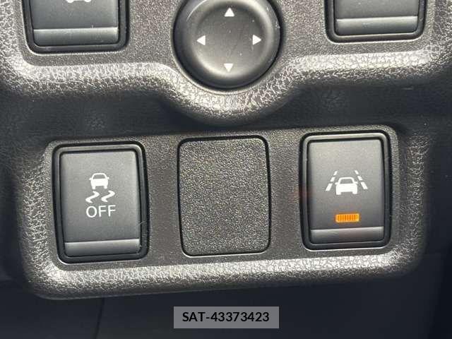 Nissan NOTE 2017-06 8660772-18