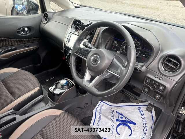 Nissan NOTE 2017-06 8660772-5
