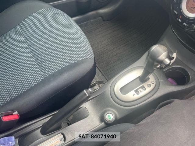 Nissan NOTE 2013-07 8660809-17