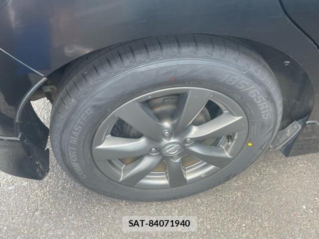 Nissan NOTE 2013-07 8660809-5