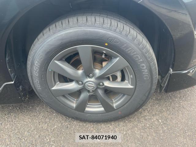 Nissan NOTE 2013-07 8660809-6