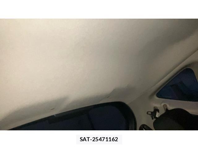 Nissan NOTE 2013-11 8660807-23