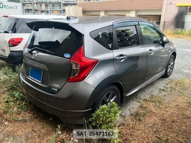 Nissan NOTE 2013-11 8660807-3