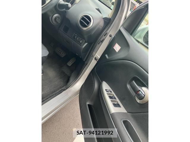 Nissan NOTE 2007-10 8660808-6