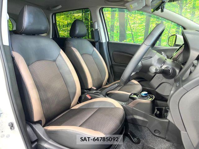 Nissan NOTE 2016-11 8666675-7