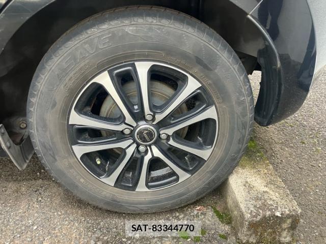 Nissan NOTE 2013-08 8660795-9