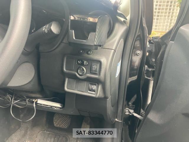 Nissan NOTE 2013-08 8660795-16