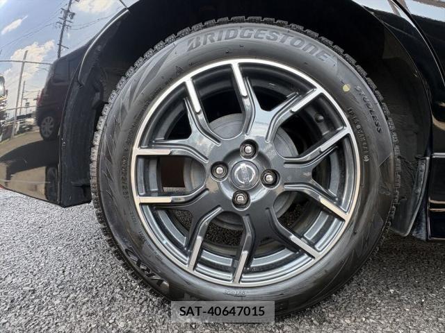 Nissan NOTE 2018-01 8666677-25
