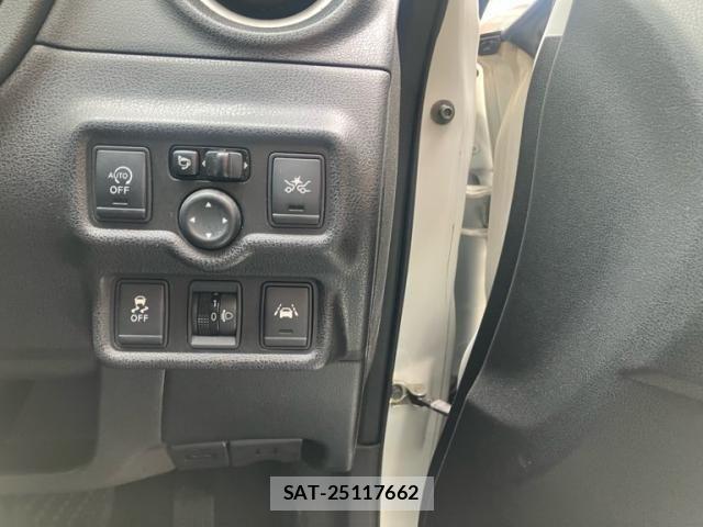 Nissan NOTE 2016-03 8660810-15