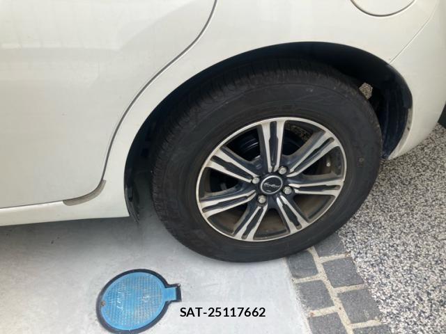 Nissan NOTE 2016-03 8660810-5